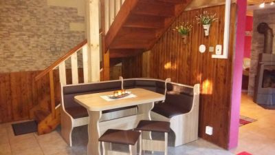 Liptovská chata pri potoku