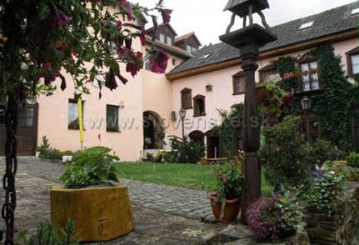 Pensionen Átrium und Dagmar